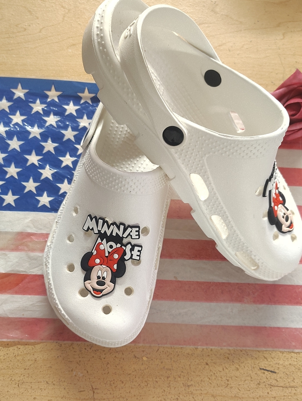 Disney White Kids Minnie Mouse Slip-On Clogs with Red Bow